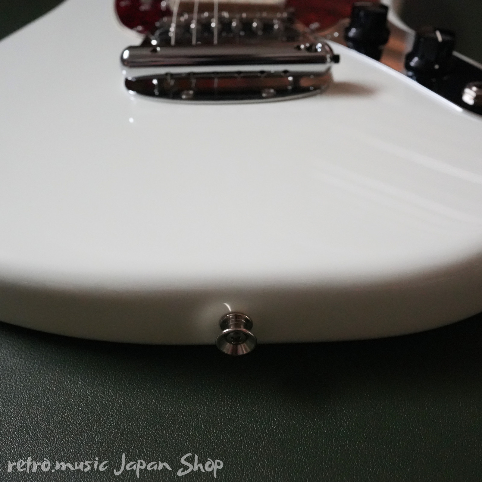 Fender Made in Japan Traditional 60s Mustang – Olympic White (vč. pouzdra)