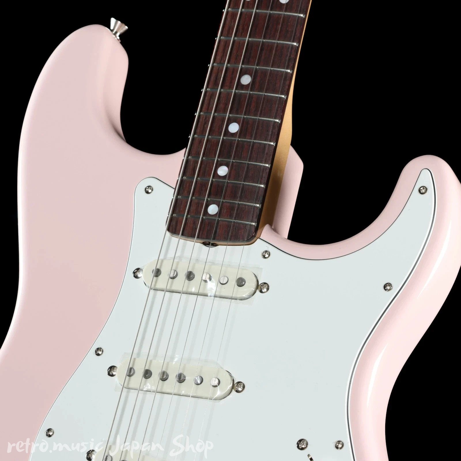 Fender FSR Made in Japan Traditional Late 60s Stratocaster – Shell Pink (včetně pouzdra)