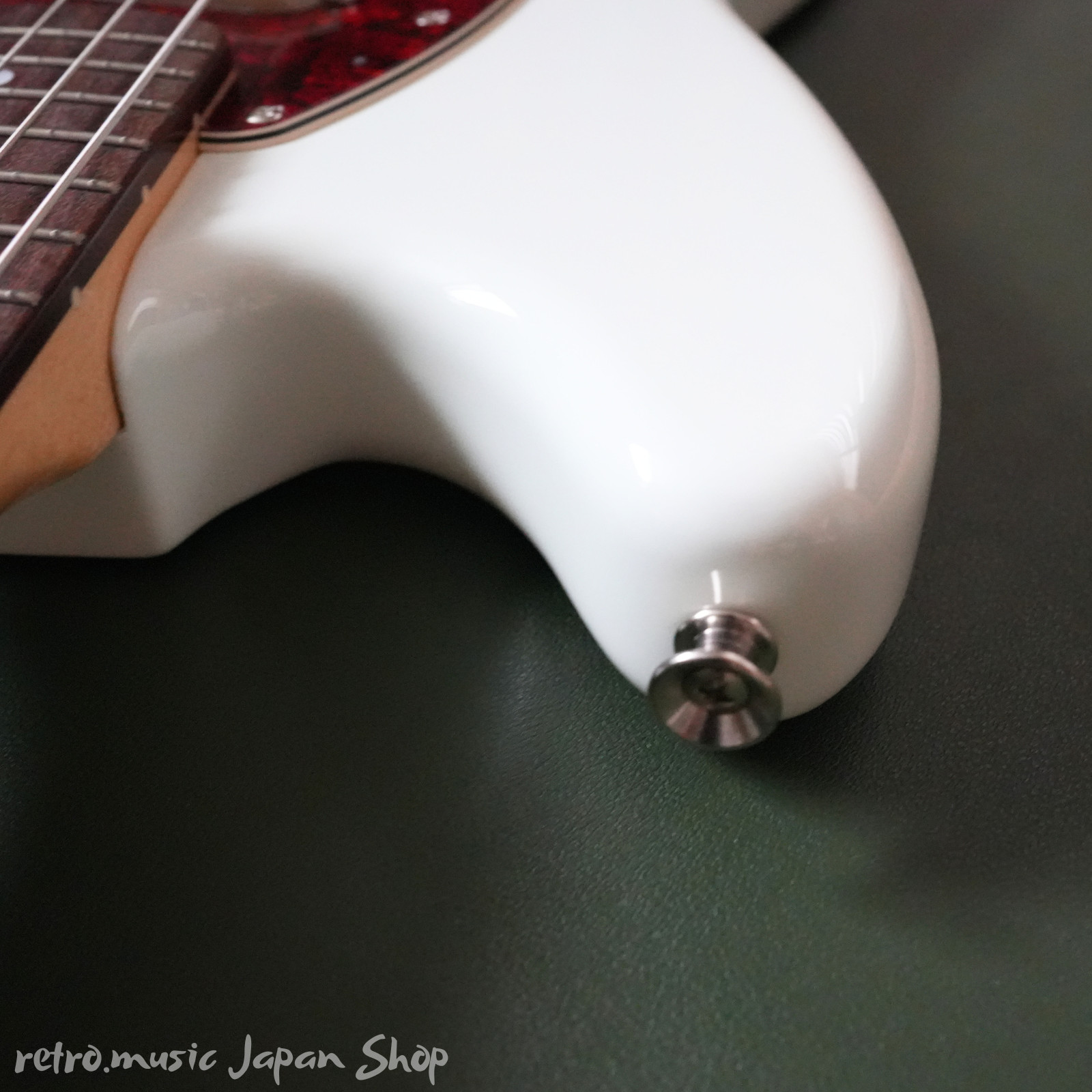 Fender Made in Japan Traditional 60s Mustang – Olympic White (vč. pouzdra)