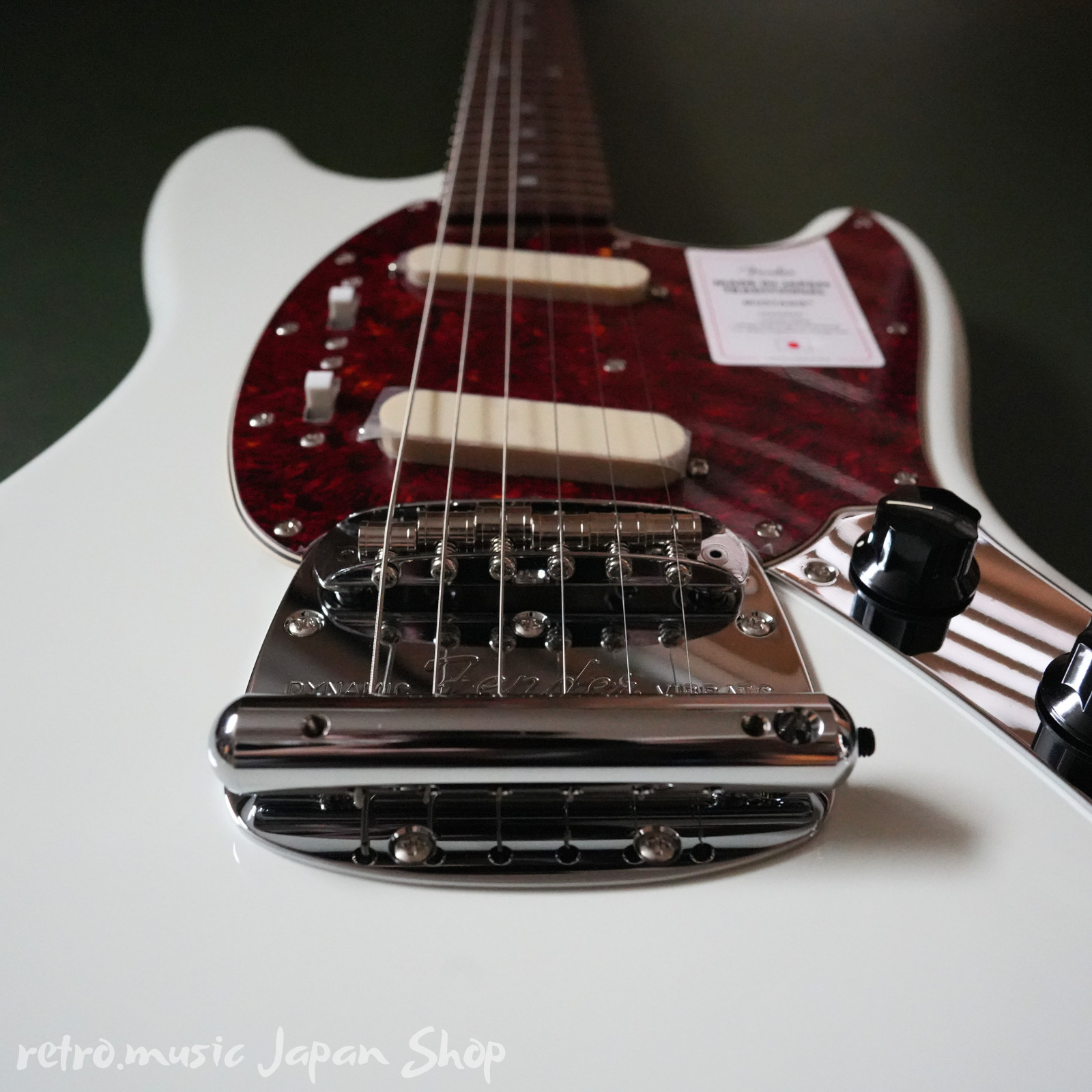 Fender Made in Japan Traditional 60s Mustang – Olympic White (vč. pouzdra)