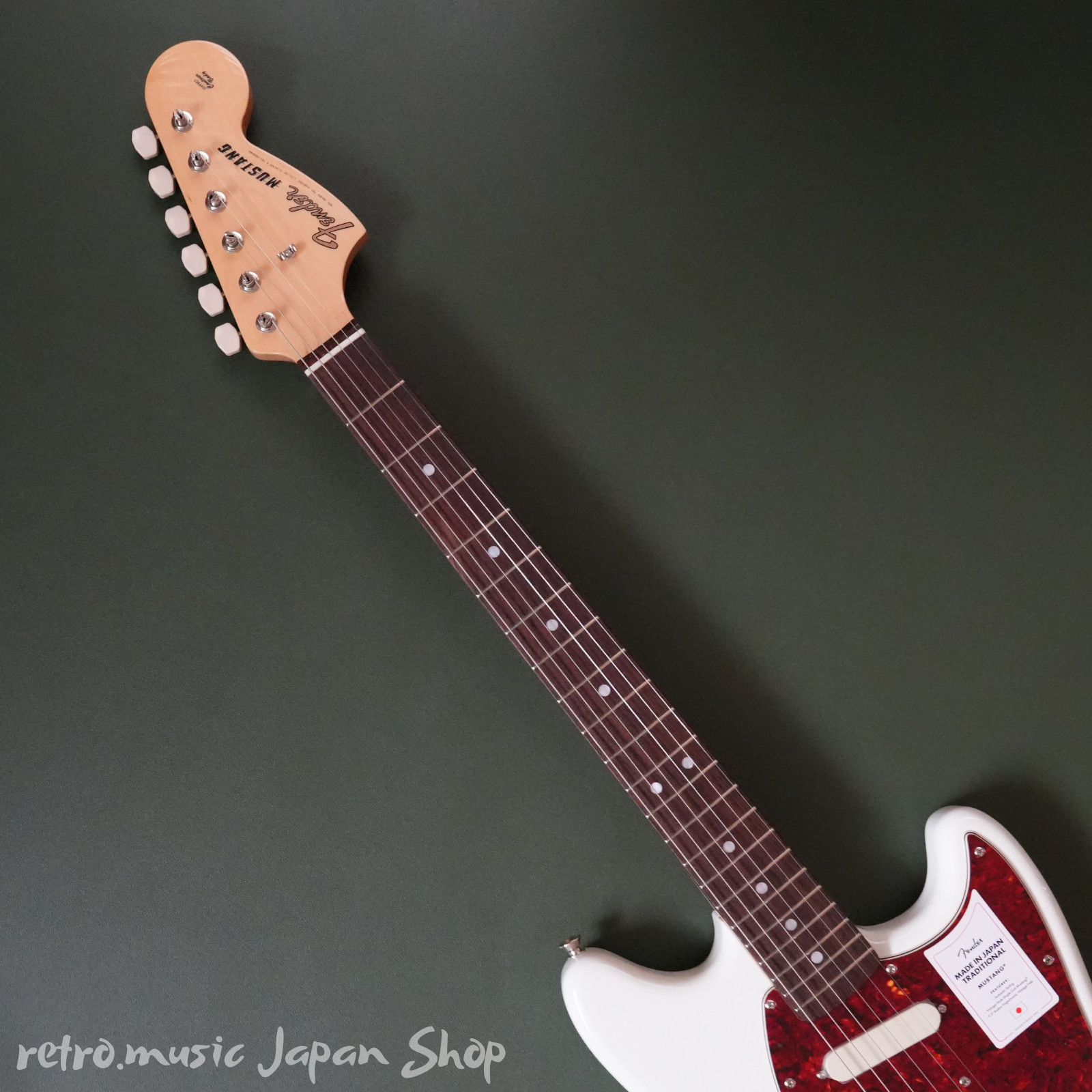 Fender Made in Japan Traditional 60s Mustang – Olympic White (vč. pouzdra)